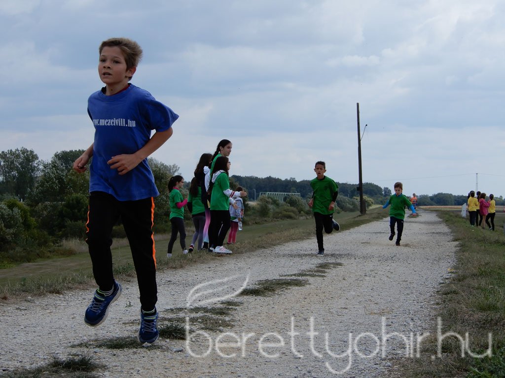 Mezei futóbajnokság Berettyóújfaluban 67